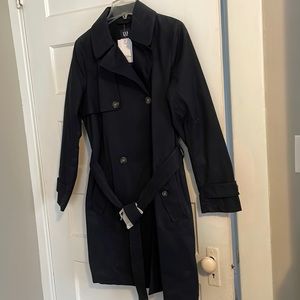 Gap cotton trench with chambray lining. Size L. New with rages, never worn.